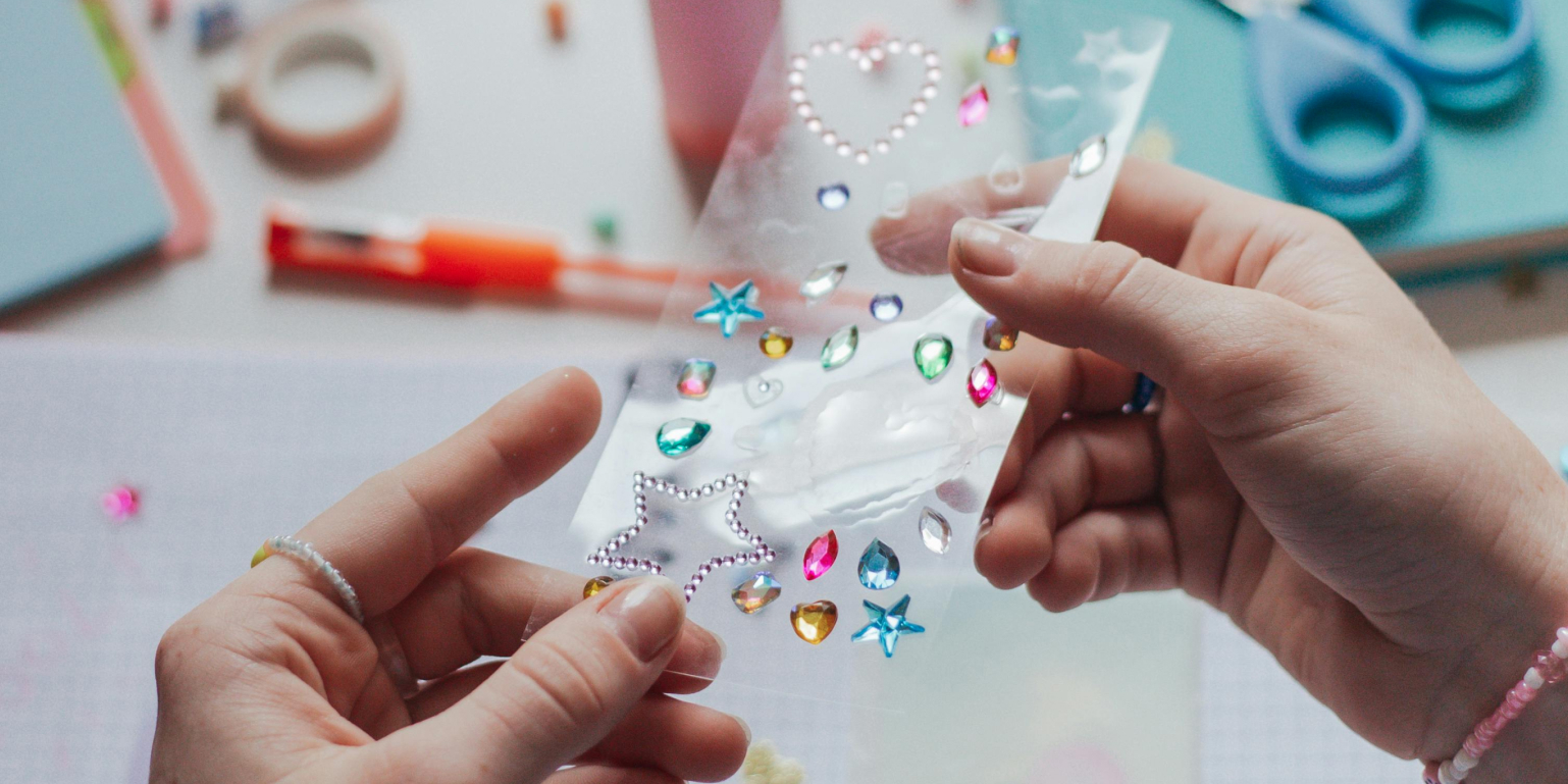 Révélez tout le potentiel de vos embossages avec le Kit de Démarrage Dimensional Diffuser Rectangle de Sizzix