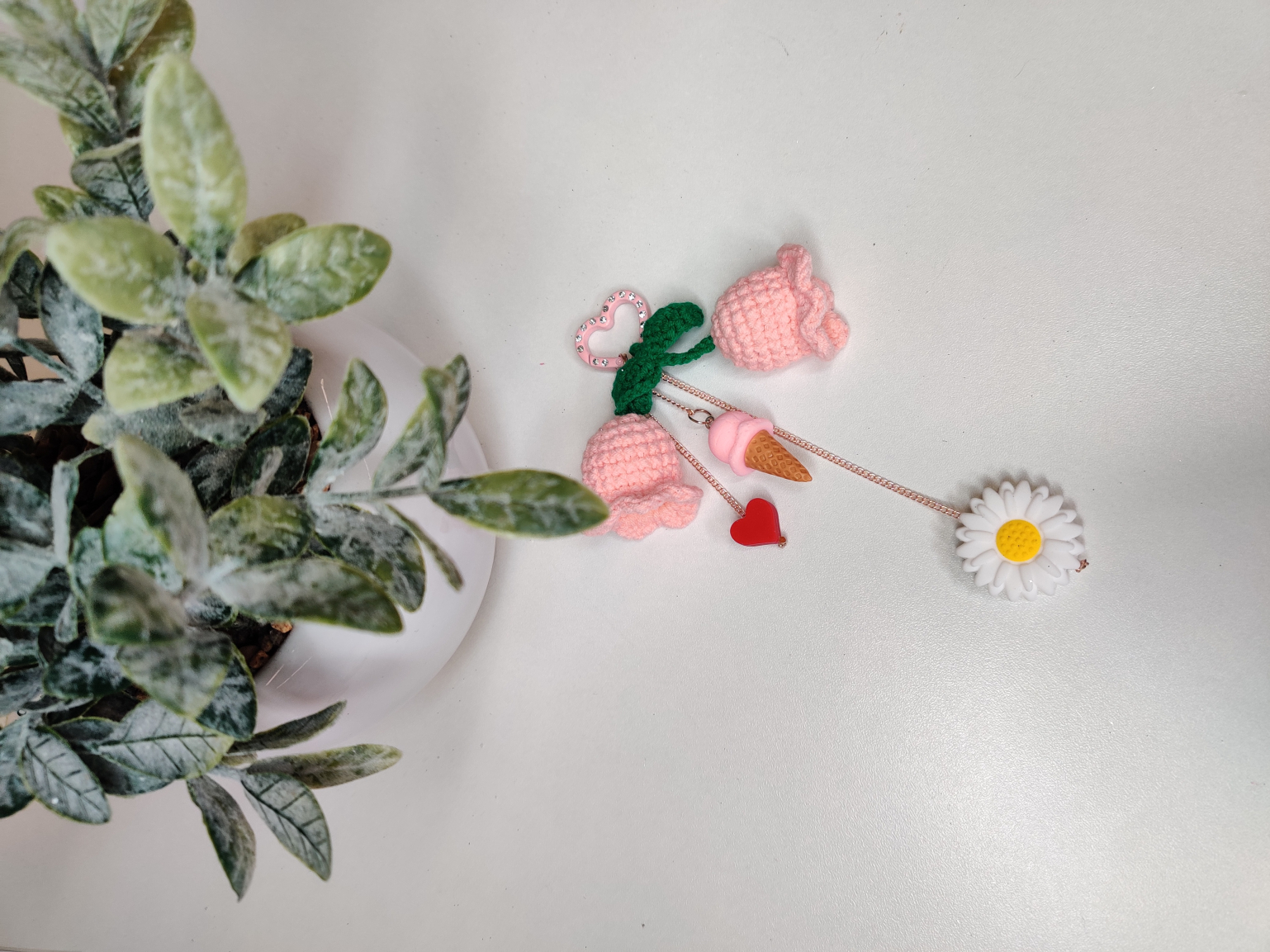 DIY : créez un bijou de sac ou un porte-clés unique avec notre pack tendance !